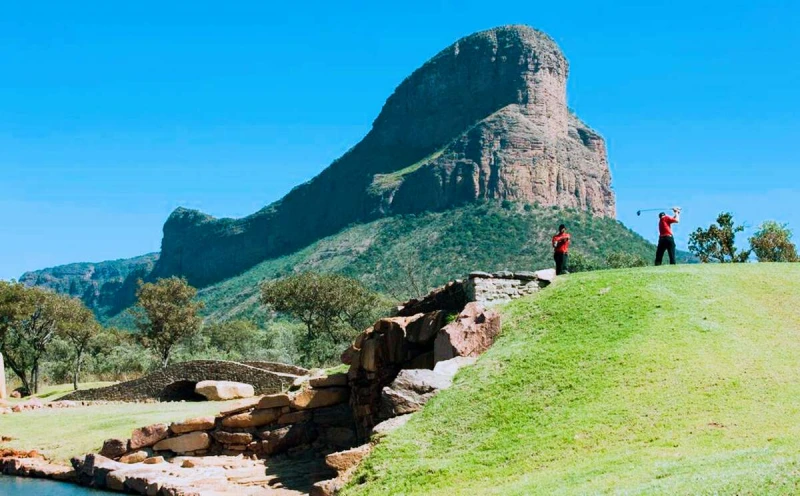 South Africas legendary golf Safari Resort Mountain Course